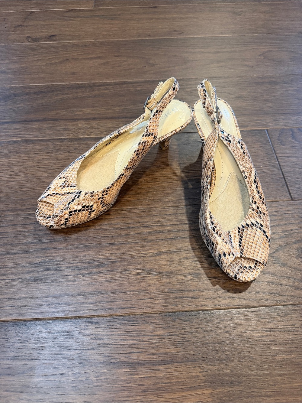 Naturalizer Ideal Tan Snake-Print Slingback Pumps Size 6 - C76-023